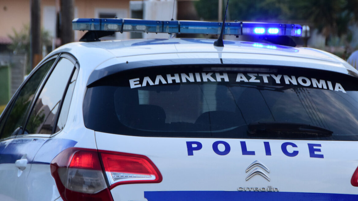 Θεολόγος: Τους απείλησαν με πιστόλια και κατσαβίδι και έκλεψαν λεφτά και λίρες