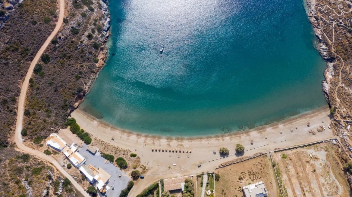Οι καλύτερες παραλίες της Τζιας -Μαγευτικά τοπία και διάφανα νερά, μία ώρα από την Αττική