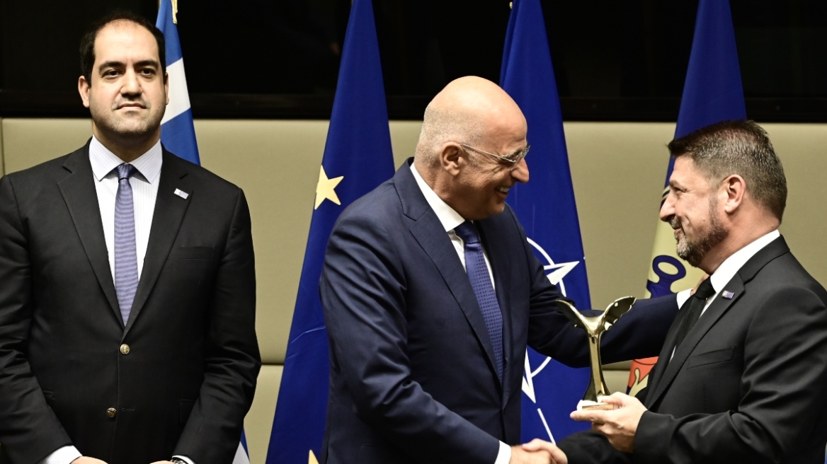 Νίκος Χαρδαλιάς: Σε εγκάρδιο κλίμα η τελετή αποχώρησης του ΥΦΕΘΑ - Δείτε φωτογραφίες