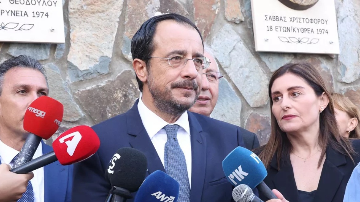 Κύπρος: Η νέα διαφορετική εμφάνιση του Νίκου Χριστοδουλίδη