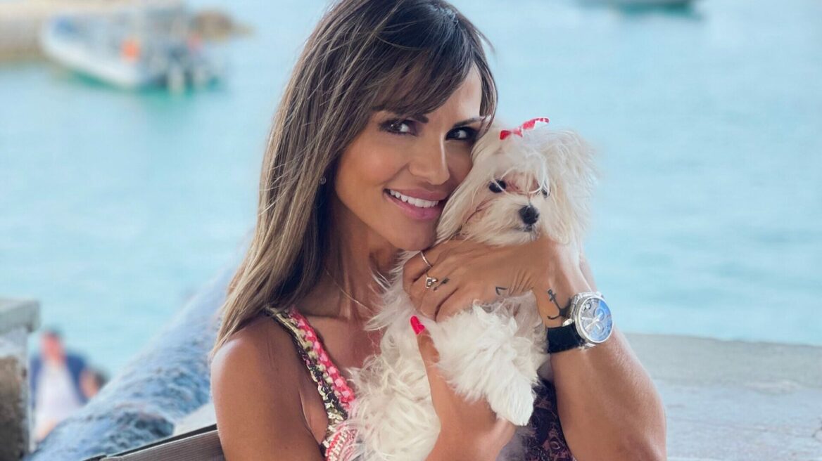 Η Σόφη Πασχάλη και το σκυλί της, η Άρια