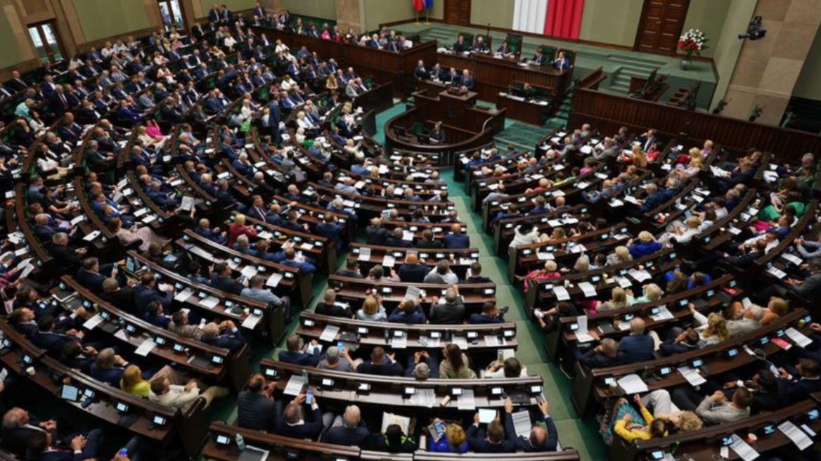 Πολωνία: Το κυβερνών κόμμα συγκροτεί την αμφιλεγόμενη επιτροπή κατά της «ρωσικής επιρροής»