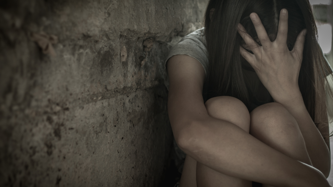 Νεαροί αλλοδαποί βίασαν ανήλικη στη Λευκάδα