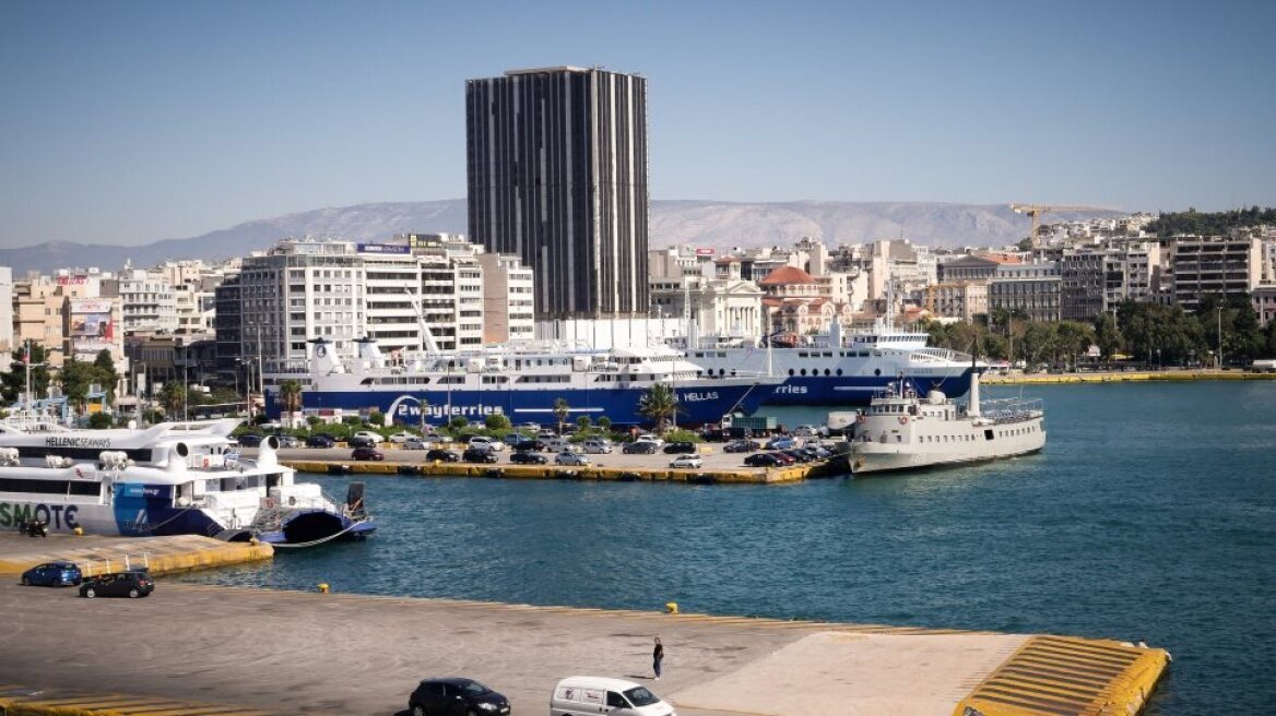 Σαντορίνη: Με κοκαΐνη θα ταξίδευε 29χρονη από το λιμάνι του Πειραιά