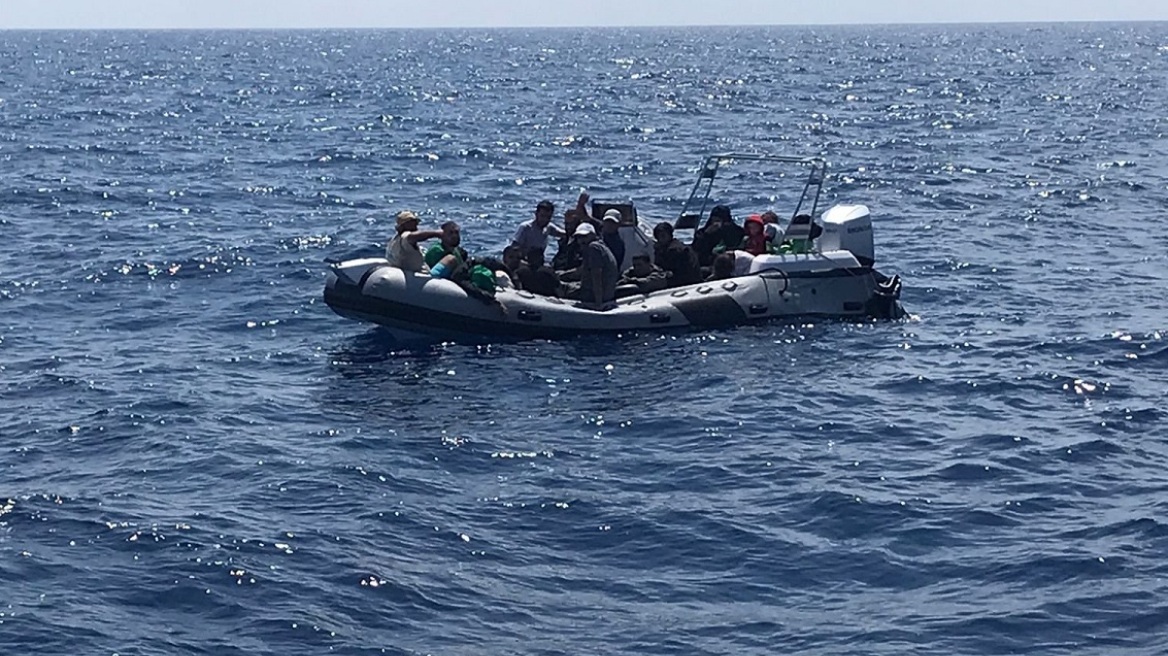 Ρόδος: Διάσωση 25 μεταναστών από ταχύπλοο στον Αρχάγγελο - Συνελήφθη ο 51χρονος χειριστής