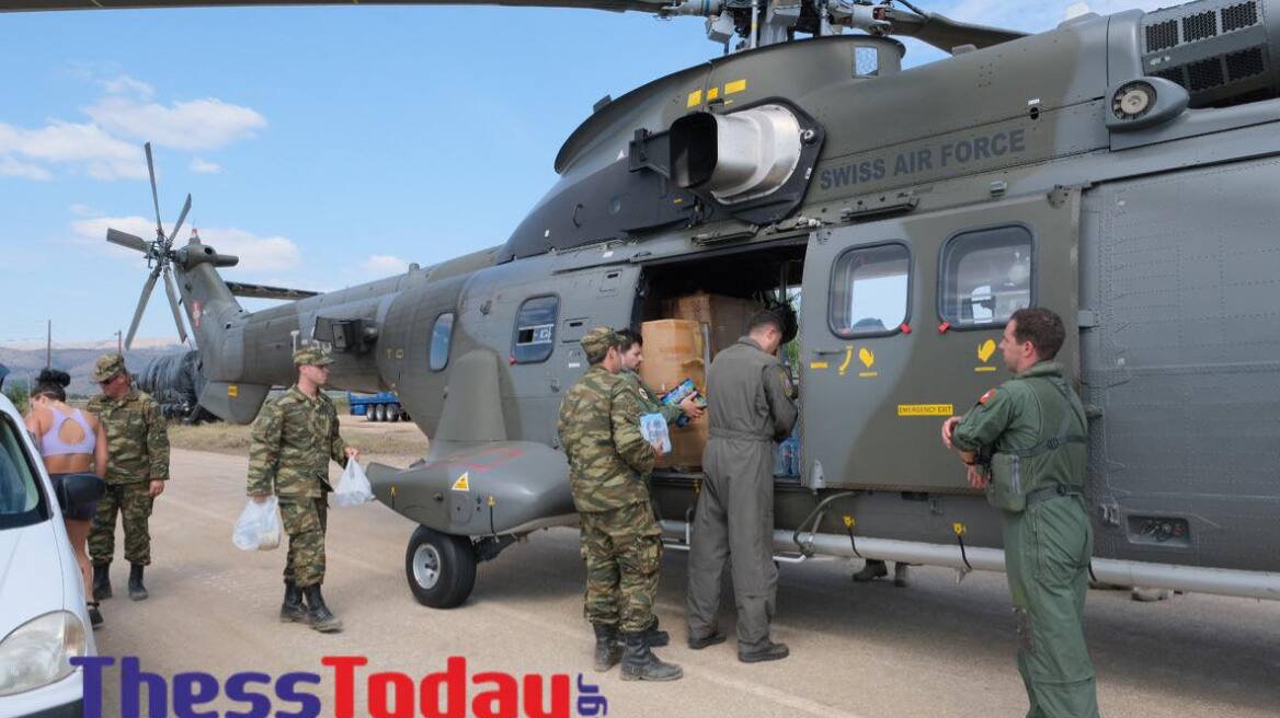 Κακοκαιρία Daniel: Στα λασπόνερα έχει «πνιγεί» η Καρδίτσα - Διασώστες μεταφέρουν πλημμυροπαθείς