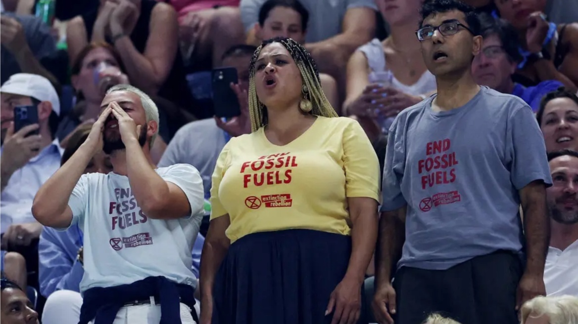 US Open: Διακόπηκε ο ημιτελικός λόγω διαδηλωτών που διαμαρτύρονταν για το περιβάλλον - Δείτε βίντεο