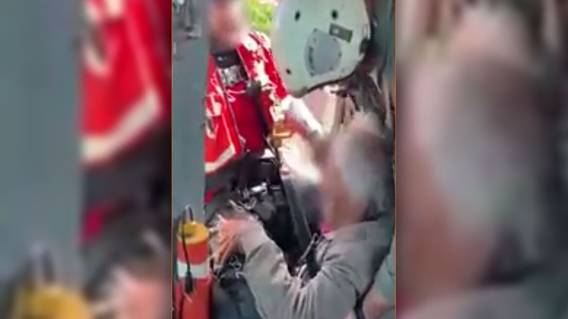 Κακοκαιρία «Daniel»: Καρέ καρέ η διάσωση ηλικιωμένου από ελικόπτερο του Ναυτικού στη Μαραθέα Καρδίτσας