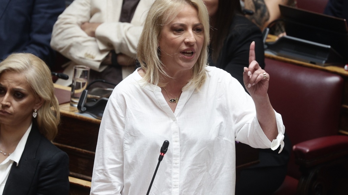 Ρένα Δούρου: Την άρση της ασυλίας της για τη φωτιά στο Μάτι εισηγείται η επιτροπή Δεοντολογίας της Βουλής