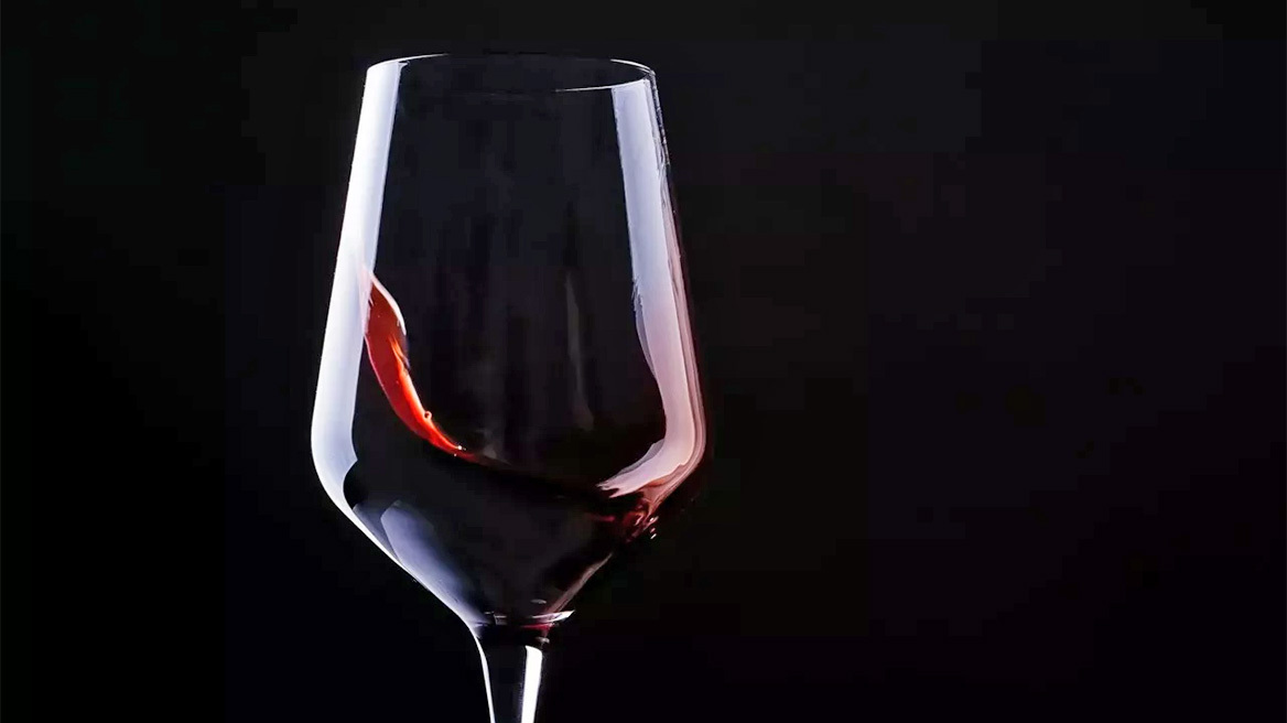Τα 5 ποτήρια που πρέπει να έχουν στο ντουλάπι τους όσοι αγαπούν το κρασί