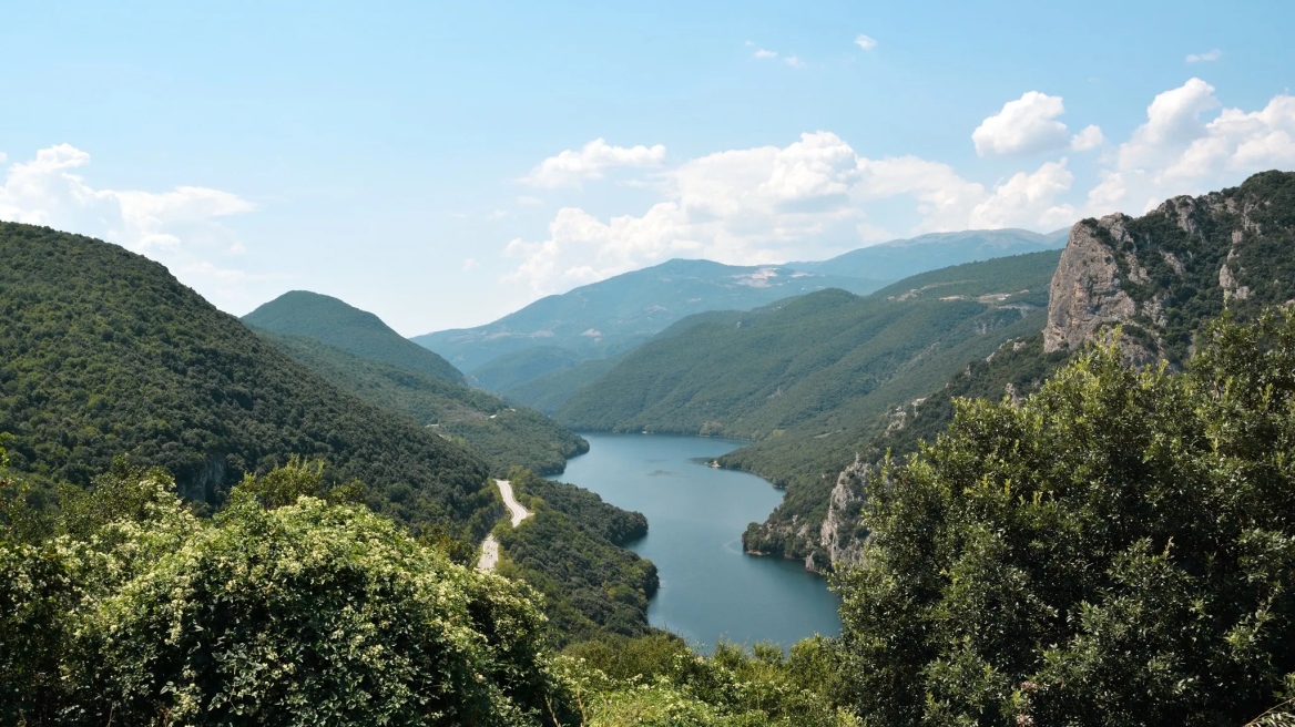 Φθινοπωρινή βόλτα στις όχθες του Αλιάκμονα -Μαγευτικές εικόνες