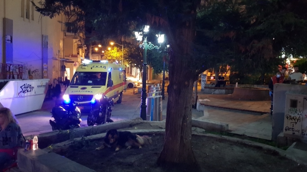 Κοζάνη: Επεισόδιο στο κέντρο τα ξημερώματα - Μαχαιρώθηκε στο πόδι ένας 23χρονος