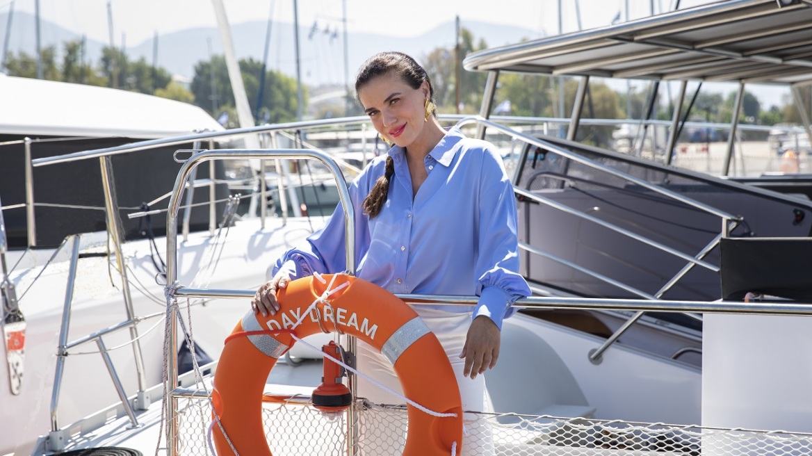 Φωτεινή Δάρρα: «Τεχνηέντως δημιουργήθηκε γύρω μου η εικόνα της απόμακρης»