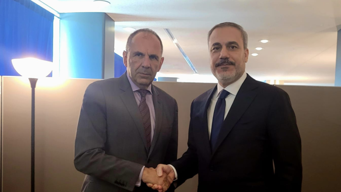 Ελληνοτουρκικά: Σε καλό κλίμα η συνάντηση του Γεραπετρίτη με τον Χακάν Φιντάν