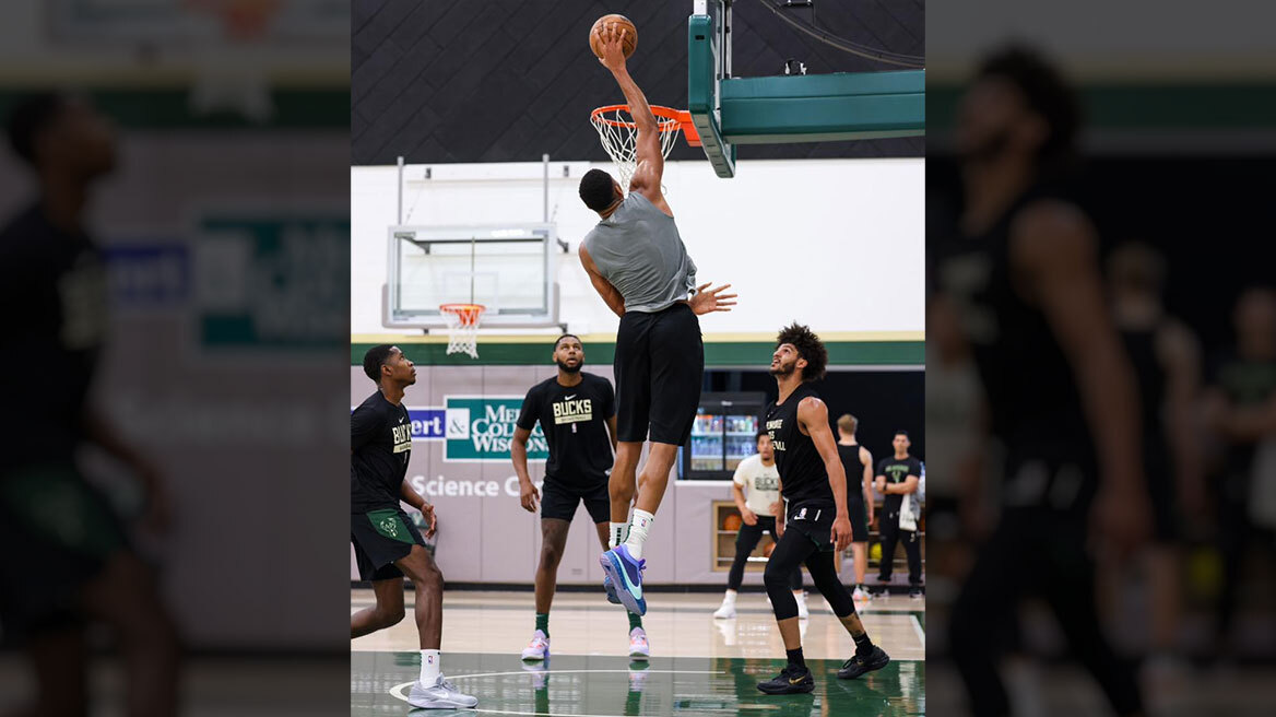 Γιάννης Αντετοκούνμπο για τη νέα σεζόν: «Ακόμα μπορώ να καρφώσω, θα είμαστε καλά»