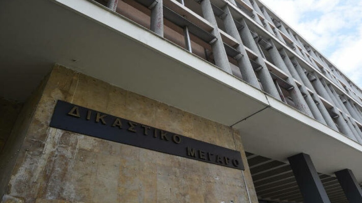 Θεσσαλονίκη: Ψήστης έλεγε ότι είναι υπάλληλος της ΕΥΠ, υποσχόταν δουλειά στην υπηρεσία και φθηνά αυτοκίνητα!