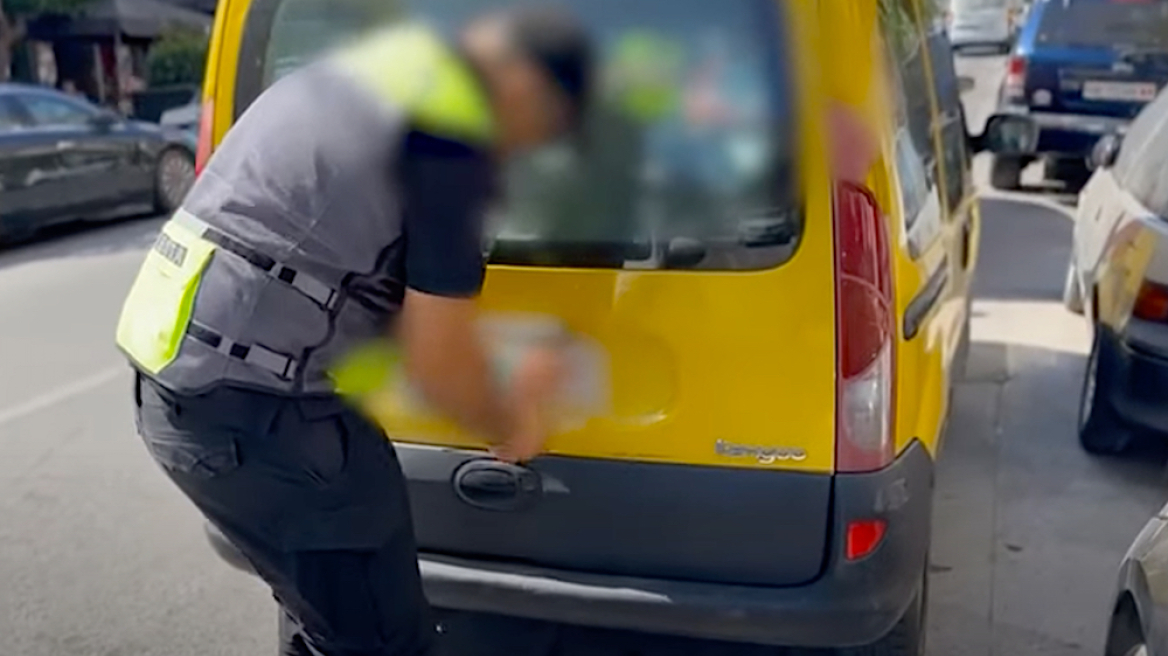 Με το... κατσαβίδι στο χέρι οι Τροχονόμοι - Δείτε το video