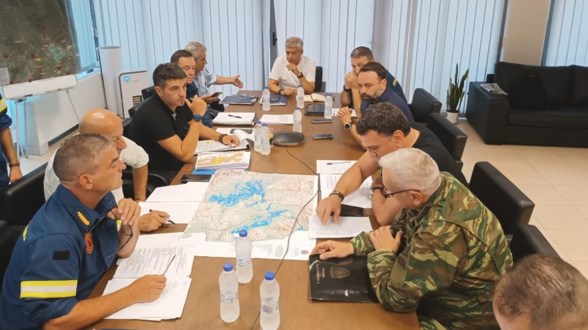 Κακοκαιρία - Λάρισα: Έκτακτη σύσκεψη στο Συντονιστικό Κέντρο Επιχειρήσεων