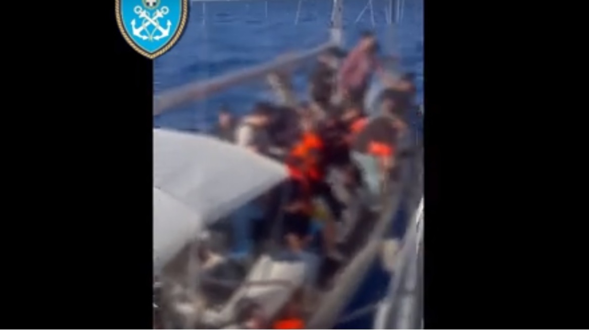 Αστυπάλαια: Σε ακυβέρνητο ιστιοφόρο βρέθηκαν 76 παράνομοι μετανάστες που εντοπίστηκαν - Σύλληψη και δύο διακινητών