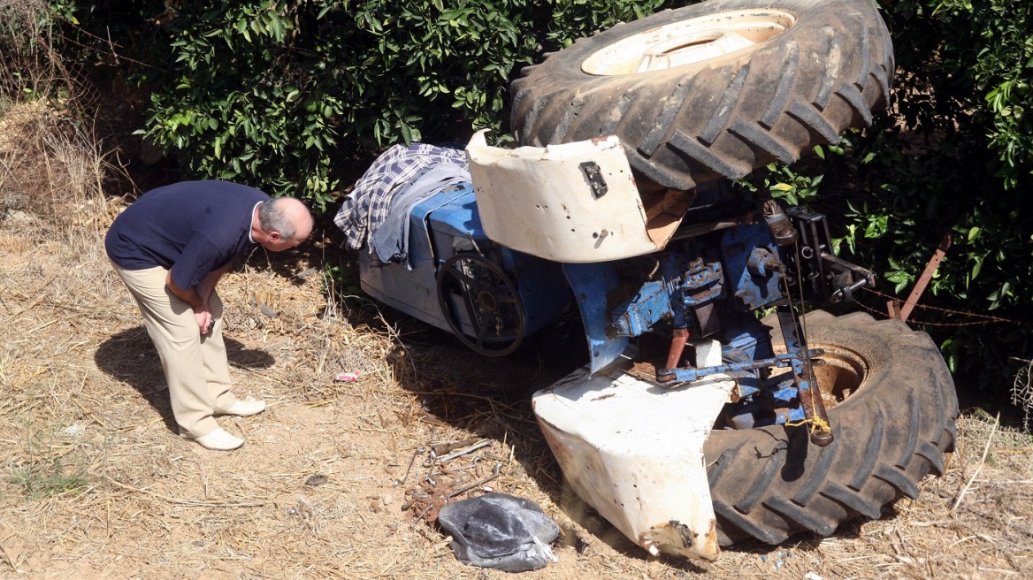 Πέλλα: Νεκρός 25χρονος οδηγός τρακτέρ - «Δίπλωσε» η καρότσα και τον καταπλάκωσαν τα ξύλα που κουβαλούσε