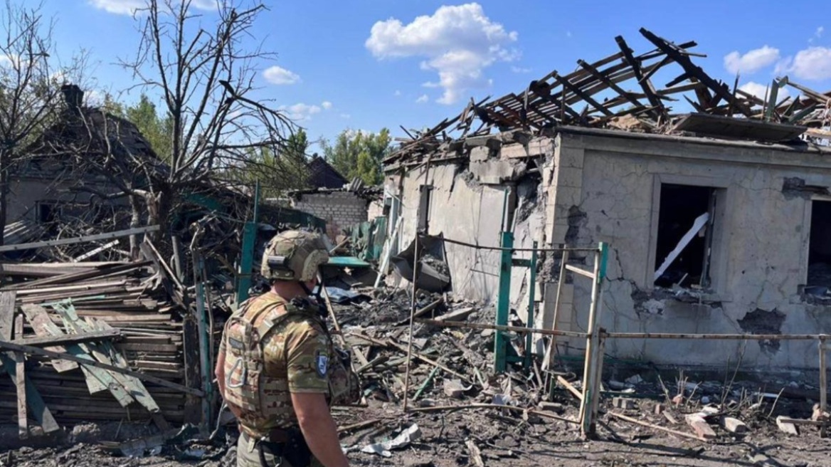 Ουκρανία: Δύο νεκροί και οκτώ τραυματίες από ρωσικά πλήγματα στη Χερσώνα