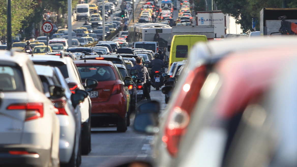 Κίνηση τώρα:  Σημειωτόν σε Κηφισό και Λ. Αθηνών, 30λεπτες καθυστερήσεις στην Αττική Οδό - Πού υπάρχουν προβλήματα