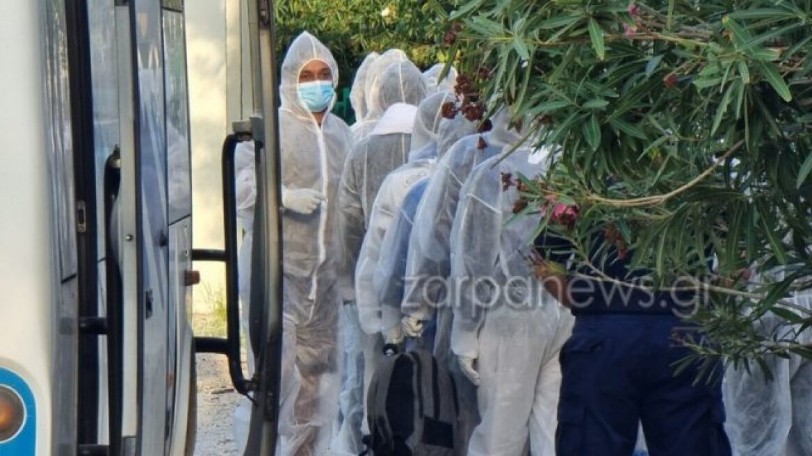 Κρήτη: Σε παιδική κατασκήνωση στα Χανιά οι 22 διασωθέντες μετανάστες - Γιατί φορούσαν ειδικές στολές