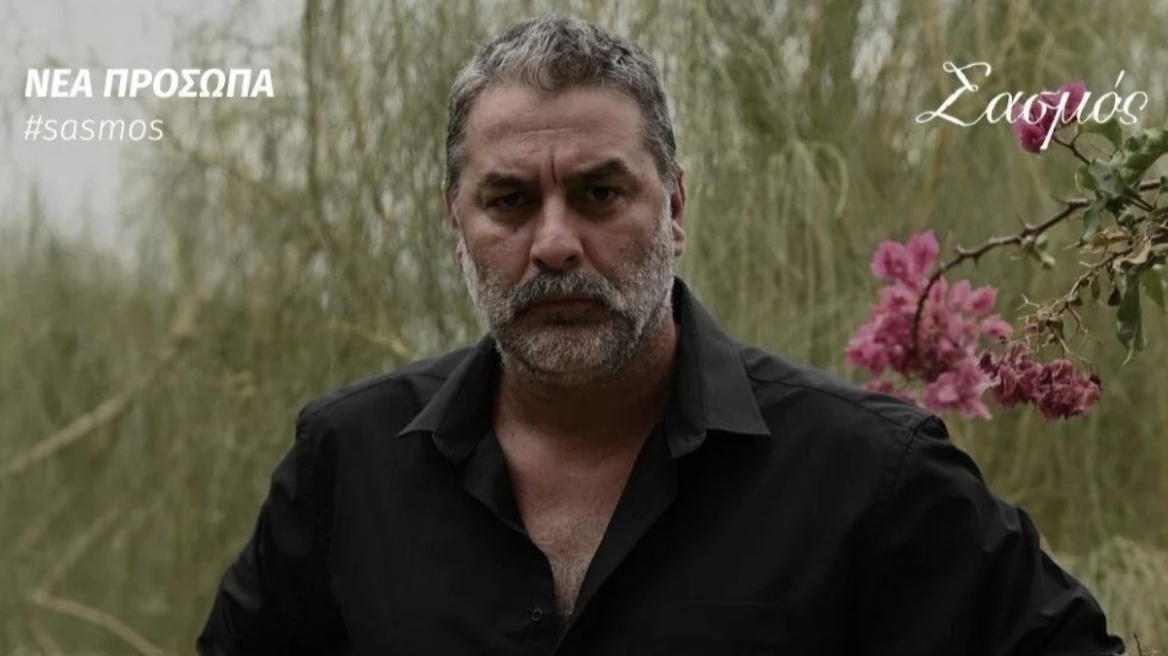 Σασμός - Βασίλης Μπισμπίκης: Χαμός στο Twitter, εμφανίστηκε χωρίς μπλούζα - «Ησύχασε ρε τίγρη»