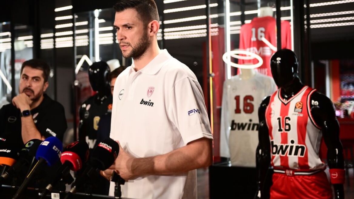 Παπανικολάου: «Τόσο ψηλά όσο τα όνειρά μας»