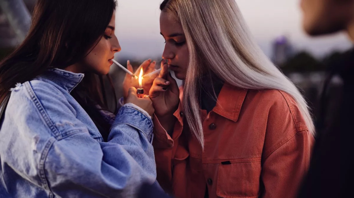 Κατάθλιψη: Δύο βλαβερές συνήθειες που ενισχύουν τον κίνδυνο για την ψυχική υγεία