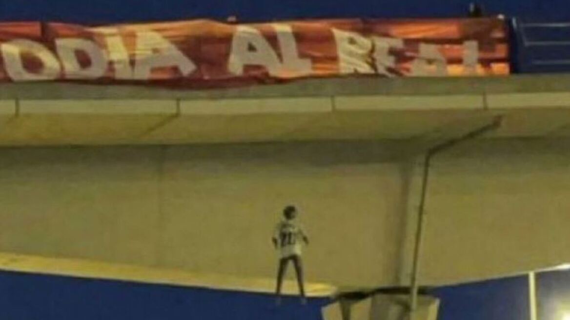 Ατλέτικο: Μετά την κρεμασμένη κούκλα του Βινίσιους οι οπαδοί της εκφόβισαν 8χρονο κορίτσι που φορούσε τη φανέλα του 