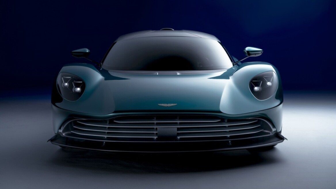 Η Aston Martin Valhalla σε δοκιμές