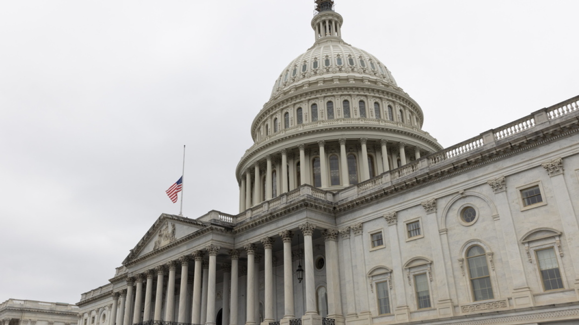 Θρίλερ στο Κογκρέσο: Νομοσχέδιο για έκτακτη χρηματοδότηση λίγες ώρες πριν τη «στάση πληρωμών» από τις ΗΠΑ