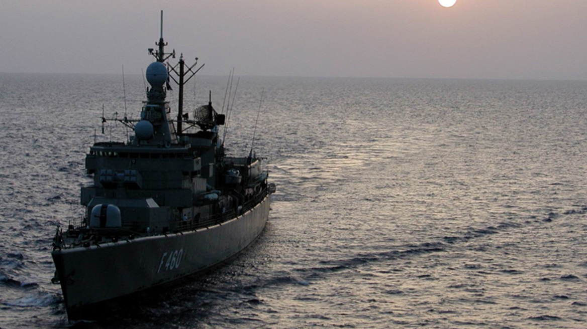 Η Ελλάδα με τη φρεγάτα Αιγαίον ανέλαβε τη διοίκηση της επιχείρησης «Ειρήνη»
