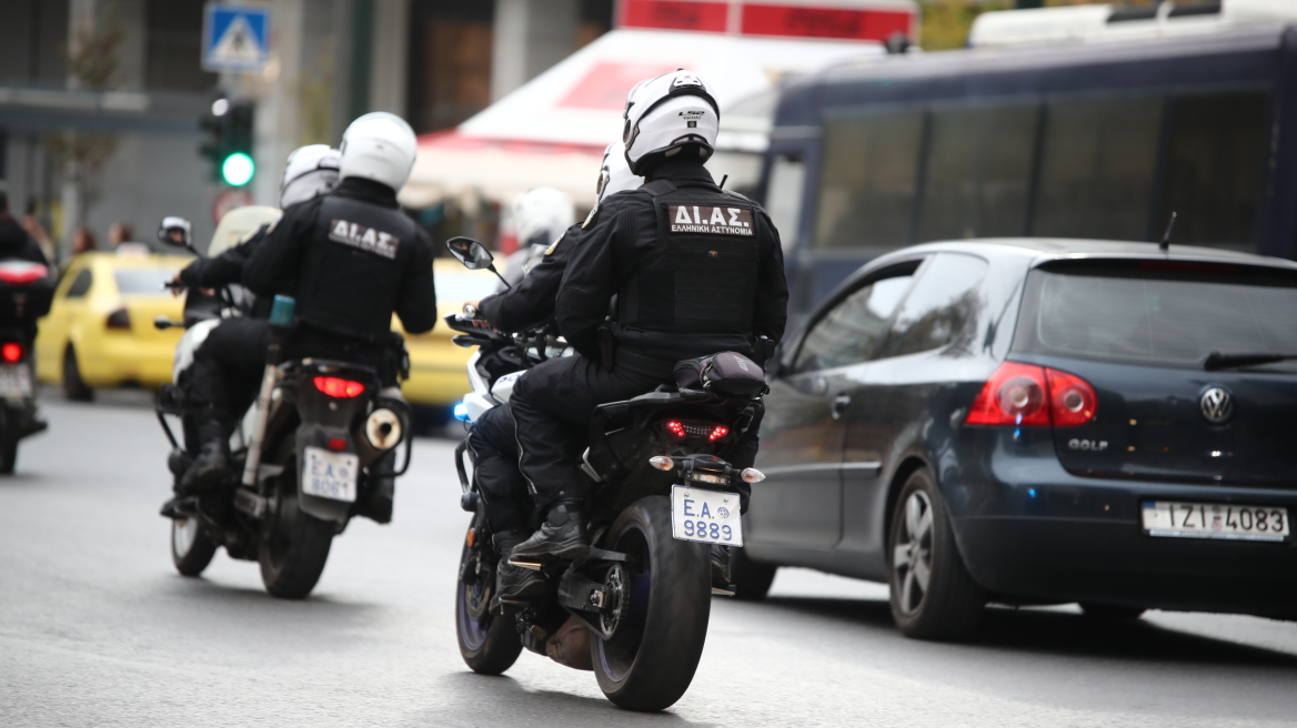 Δύο συλλήψεις για κατοχή και διακίνηση κάνναβης και κοκαΐνης στο κέντρο της Αθήνας