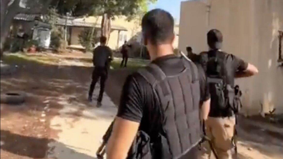 Πόλεμος στο Ισραήλ: Απελευθερώθηκαν Ισραηλινοί όμηροι από το κιμπούτς Μπεερί