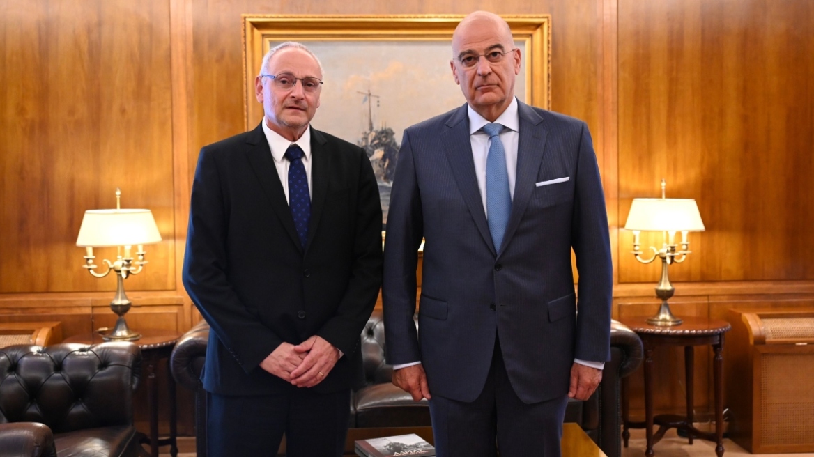 Δένδιας: Εξέφρασα στον πρέσβη του Ισραήλ την αμέριστη συμπαράστασή μας προς το Ισραήλ και τον λαό του