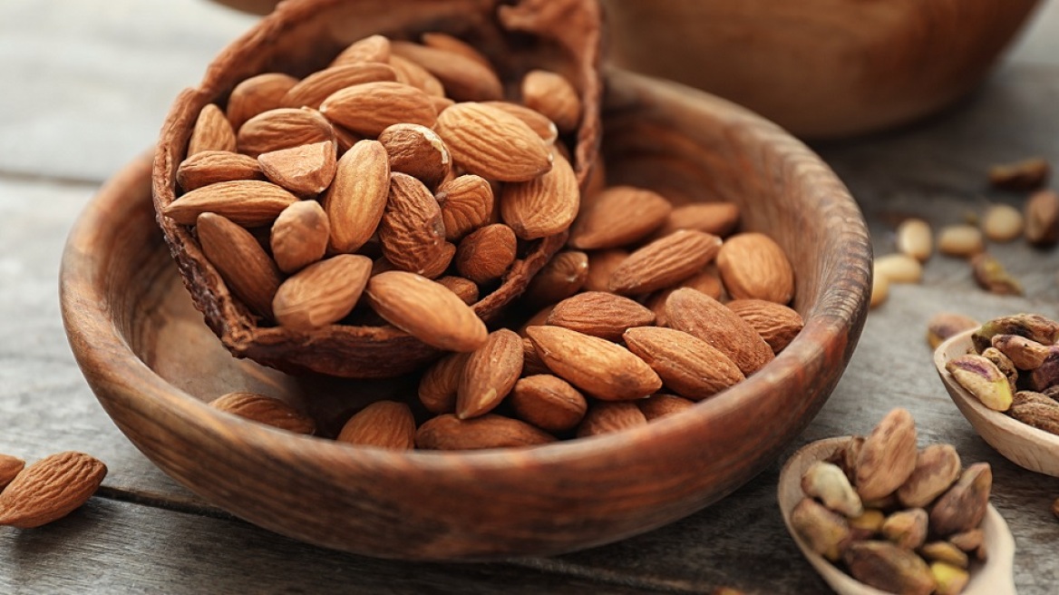Αμύγδαλα, καρύδια ή φιστίκια; Ποιος είναι ο αγαπημένος σας ξηρός καρπός;
