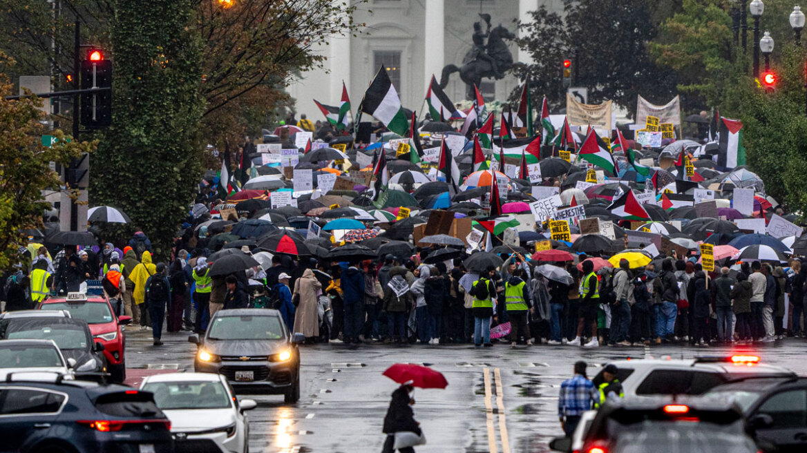 Πόλεμος στο Ισραήλ: Χιλιάδες διαδηλωτές υπέρ των Παλαιστινίων φώναξαν συνθήματα έξω από τον Λευκό Οίκο