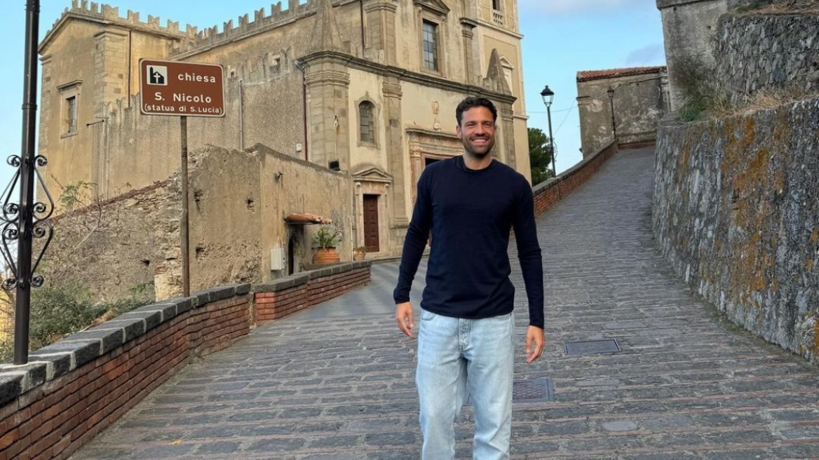 Κωνσταντίνος Αργυρός: Στη Σικελία ο τραγουδιστής - Δείτε φωτογραφίες