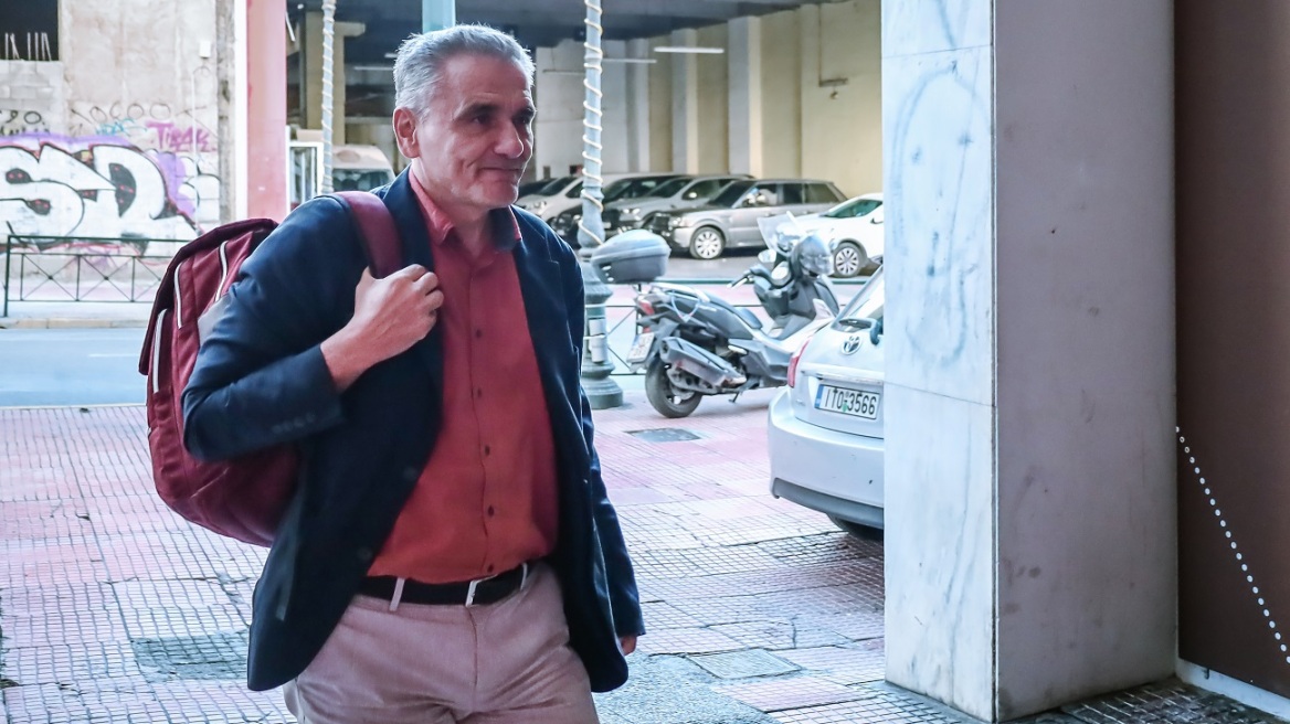 Τσακαλώτος σε Τσίπρα: Θα ήταν μια καλή αρχή εάν έκανες την αυτοκριτική σου