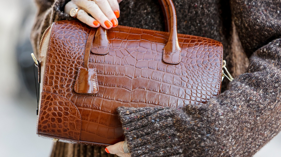 Pumpkin Spice Nails: Η τάση στο μανικιούρ που εμπνέεται από το χρώμα της κολοκύθας