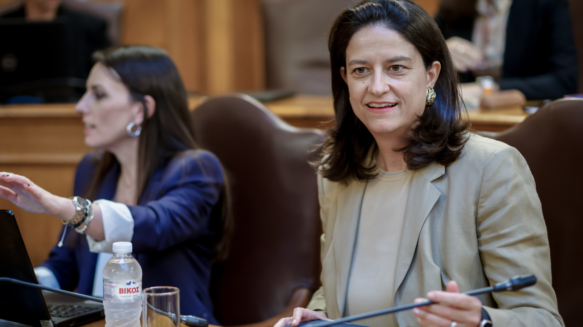 Βουλή: Υπερψηφίστηκε στην επιτροπή το νέο πλαίσιο επιλογής των διοικήσεων φορέων του δημοσίου