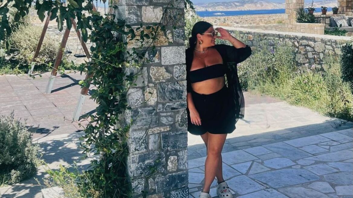 Δανάη Μπάρκα: Αναπολεί το καλοκαίρι - Δείτε την ανάρτησή της 
