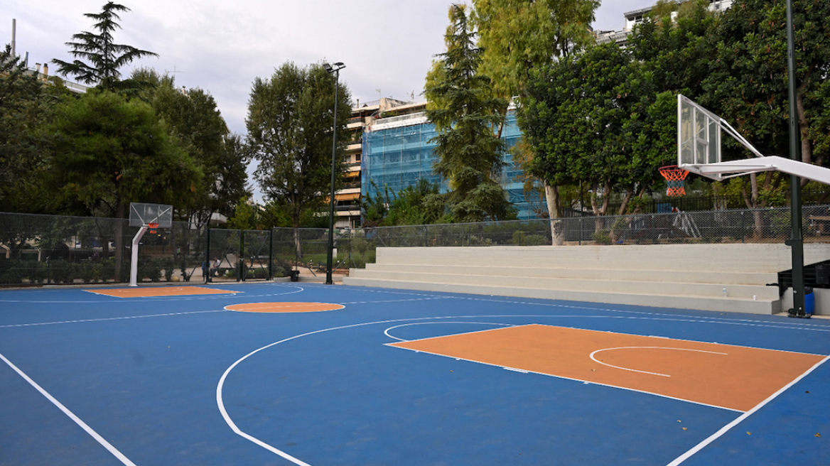 Δήμος Αθηναίων: Ανακαινίστηκαν εννέα ανοιχτά γήπεδα μπάσκετ 