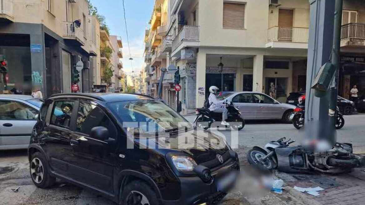 Σοβαρό τροχαίο στην Πάτρα - ΙΧ συγκρούστηκε με μηχανή, εκσφενδονίστηκε πάνω σε φανάρι ο αναβάτης