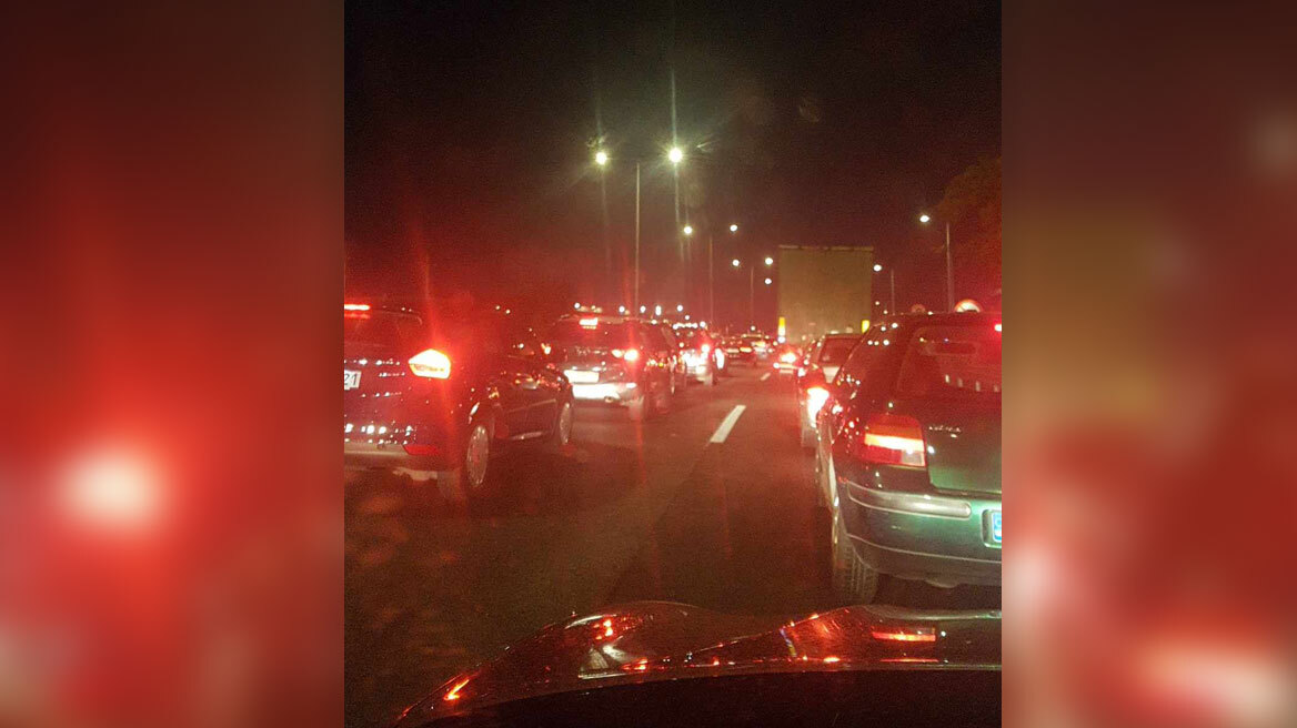 Live η κίνηση στους δρόμους: Μποτιλιαρισμένος σε άνοδο και κάθοδο ο Κηφισός - Δείτε φωτογραφίες