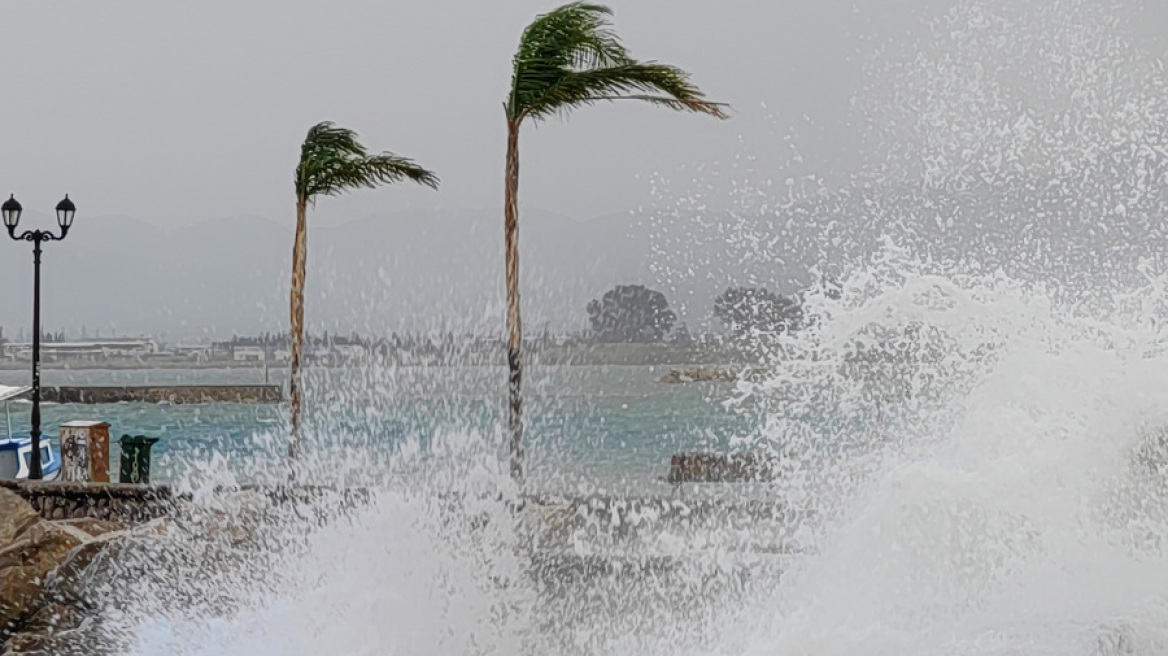 Κακοκαιρία: 217 κλήσεις έλαβε το Κέντρο Επιχειρήσεων της Πυροσβεστικής