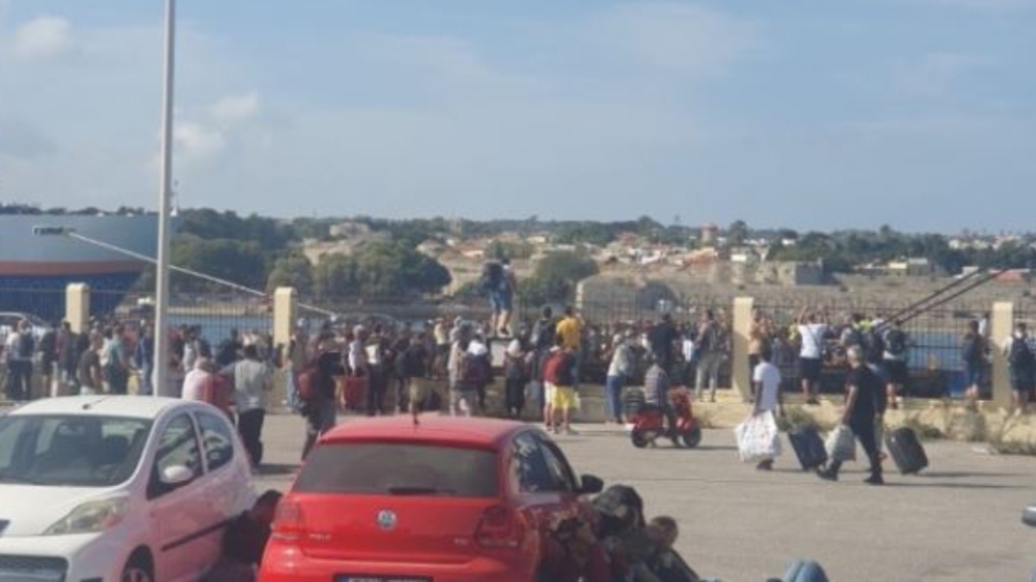Ρόδος: Δύο άτομα συνελήφθησαν μετά τη νέα συγκέντρωση μεταναστών σε πλοίο