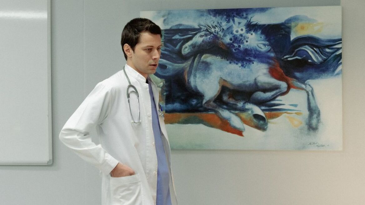 Παναγιώτης Εξαρχέας για τη σειρά «Γιατρός»: Η σχέση του Δημήτρη και της Δανάης είναι καρμική